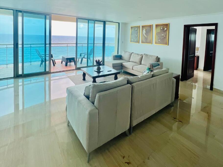 Beach Front Penthouse In Exclusive Tower Santo Domingo Exterior photo