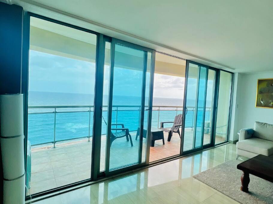 Beach Front Penthouse In Exclusive Tower Santo Domingo Exterior photo
