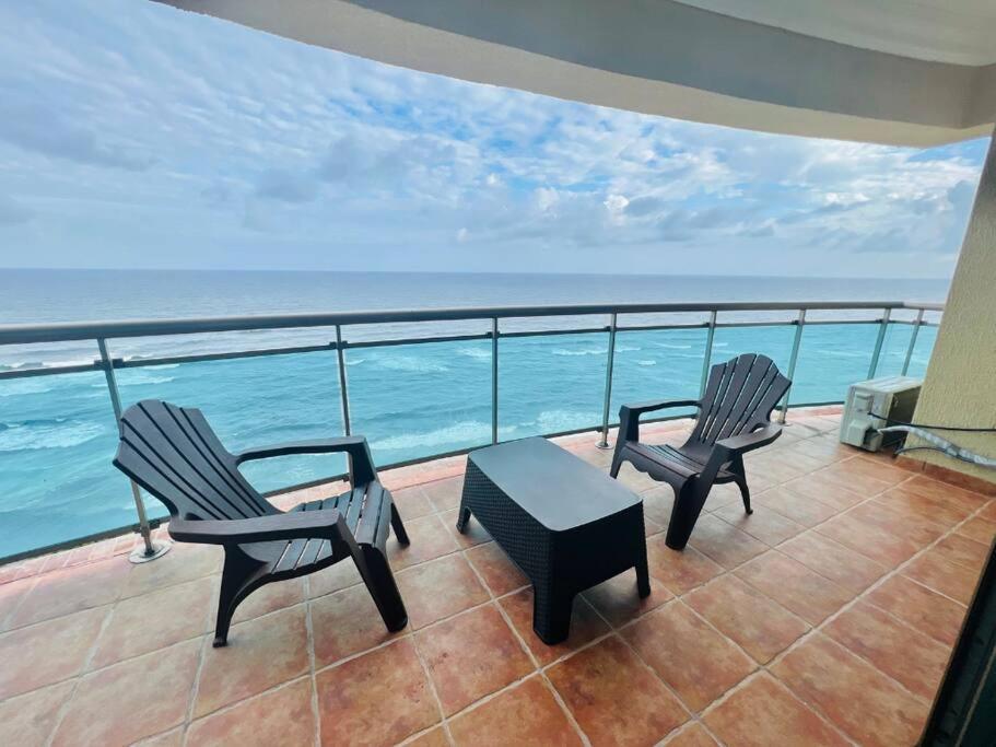 Beach Front Penthouse In Exclusive Tower Santo Domingo Exterior photo