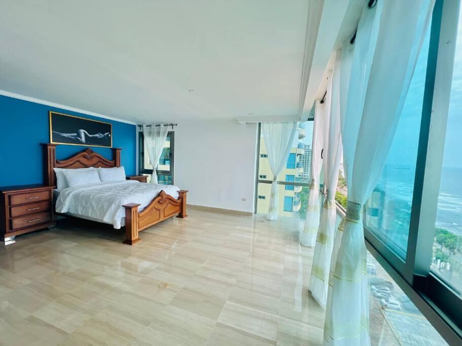 Beach Front Penthouse In Exclusive Tower Santo Domingo Exterior photo